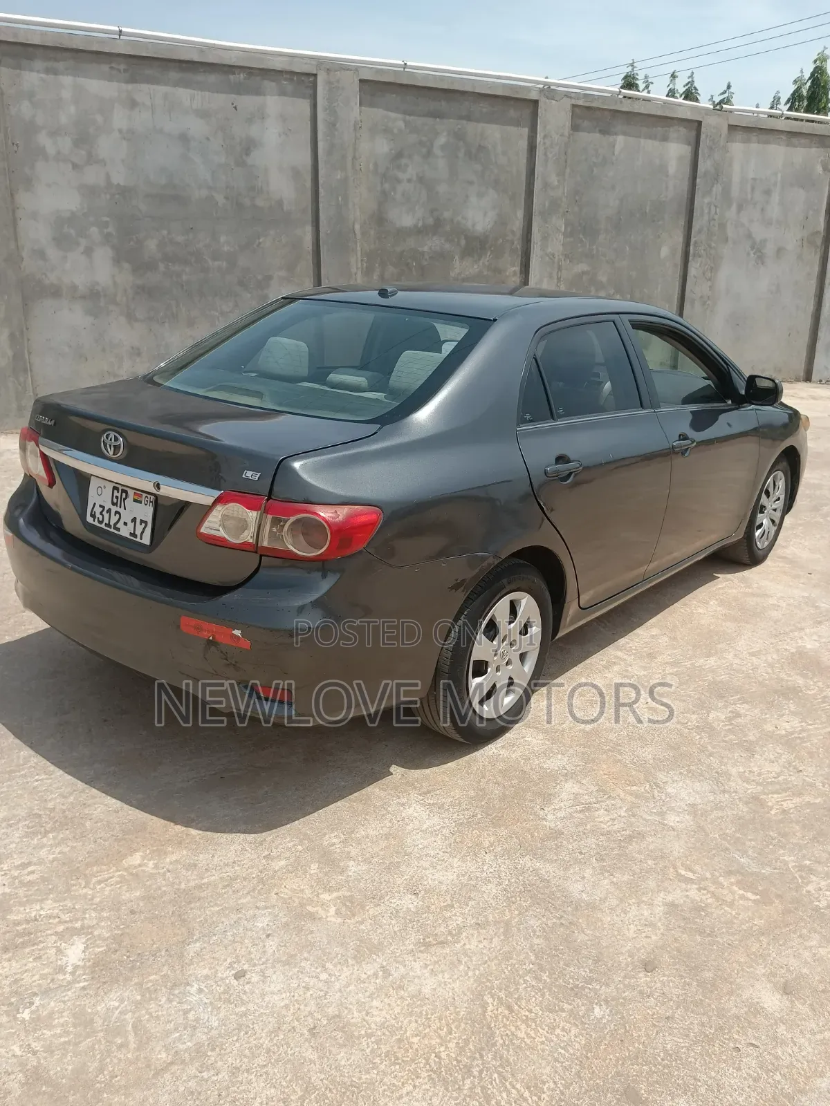 Toyota Corolla L 4-Speed Automatic 2013 Gray