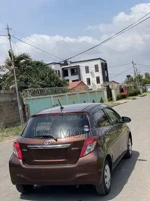 Toyota Vitz 1.5 FWD 5dr 2013 Brown