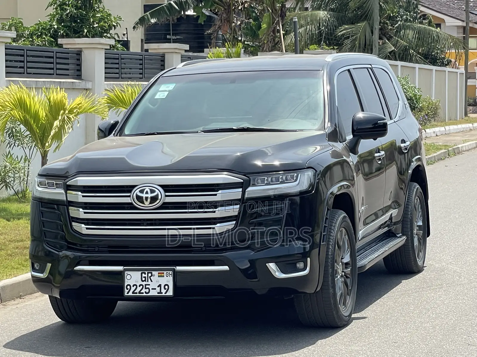 Toyota Land Cruiser 4.6 V8 VX-R 2015 Black