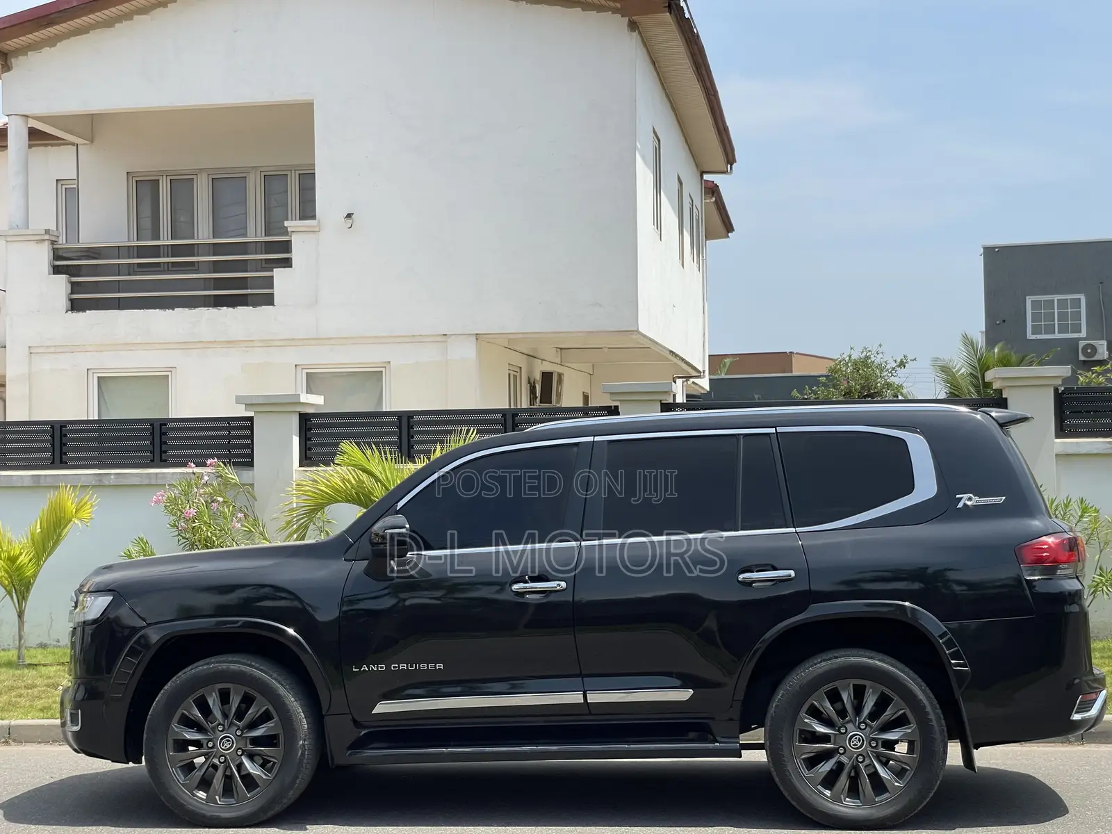 Toyota Land Cruiser 4.6 V8 VX-R 2015 Black