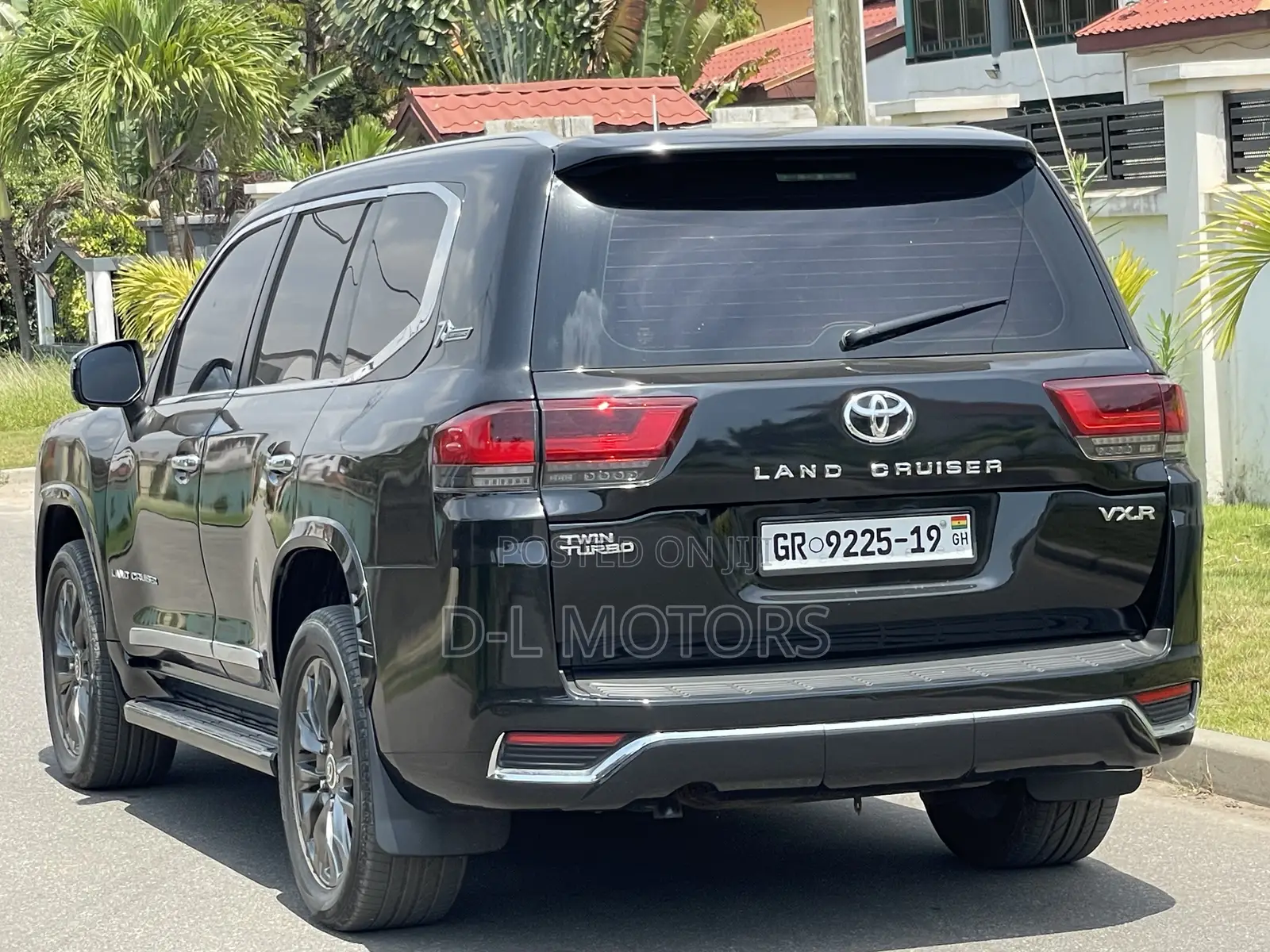 Toyota Land Cruiser 4.6 V8 VX-R 2015 Black