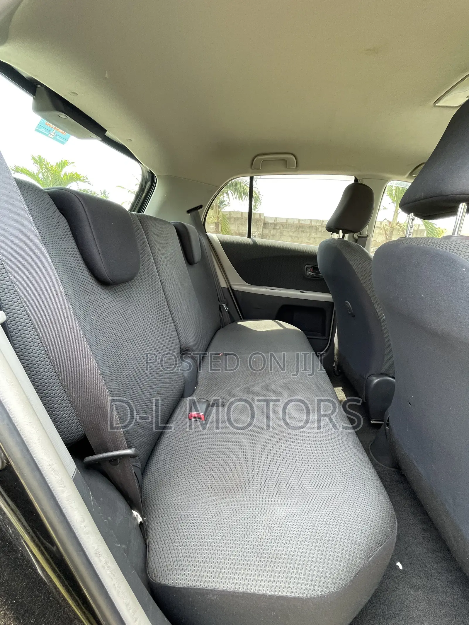 Toyota Vitz 1.5 FWD 5dr 2010 Black