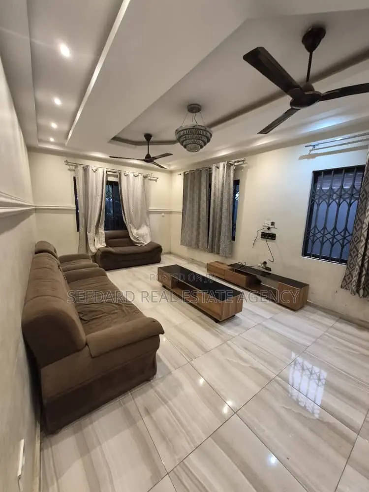 3bdrm House in Sefdard Properties, Amasaman for rent