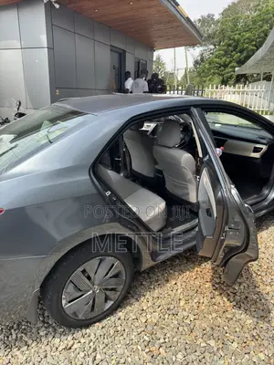 Toyota Corolla LE 4dr Sedan (1.8L 4cyl CVT) 2016 Gray