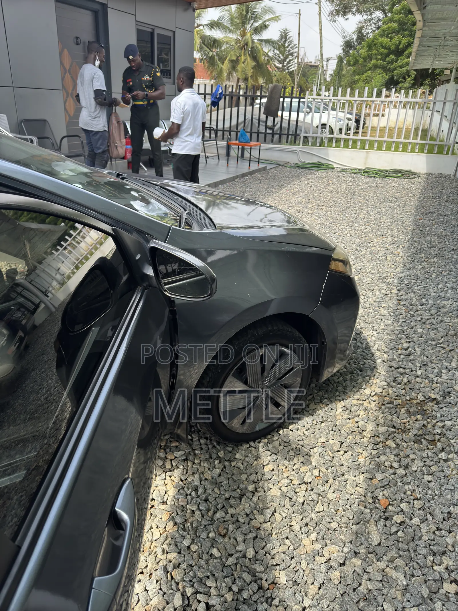 Toyota Corolla LE 4dr Sedan (1.8L 4cyl CVT) 2016 Gray