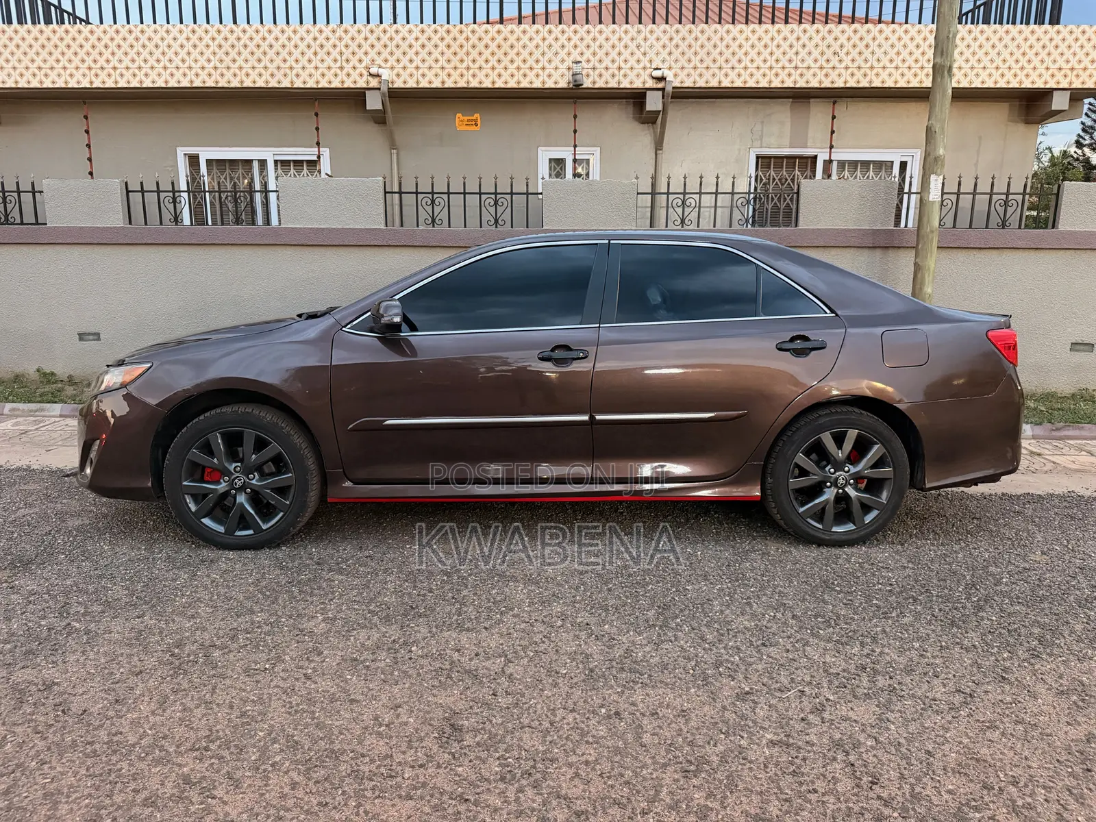 Toyota Camry XLE 4dr Sedan (2.5L 4cyl 6A) 2014 Brown