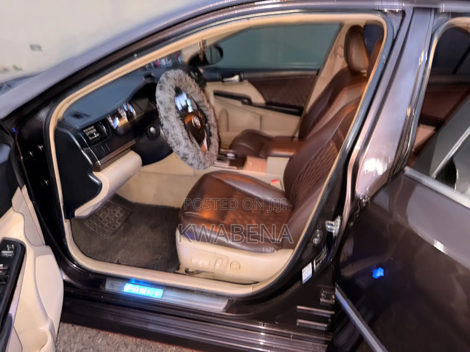 Toyota Camry XLE 4dr Sedan (2.5L 4cyl 6A) 2014 Brown