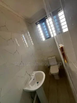 2bdrm Apartment in Inusah, Trade Fair for rent