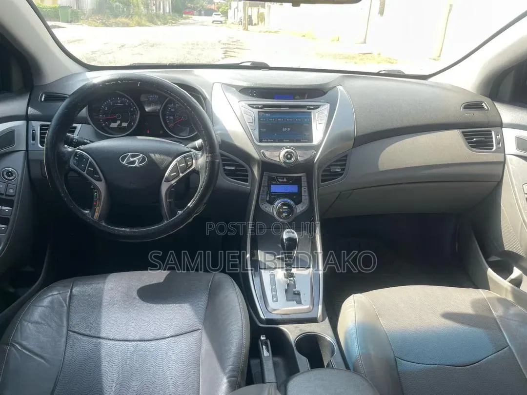 Hyundai Elantra Limited Sedan FWD (1.8L 4cyl 6A) 2016 Black