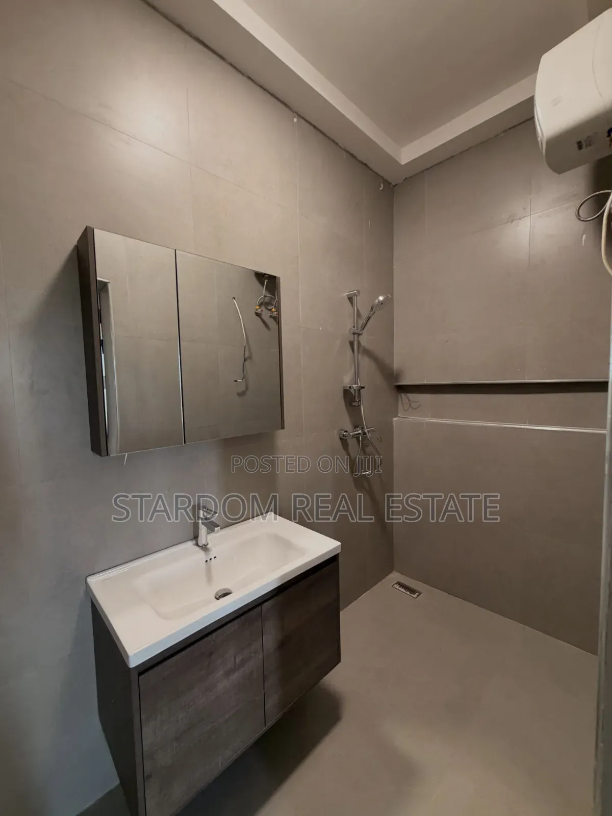 2bdrm Townhouse/Terrace in East Legon Hills, Boundary Road Area