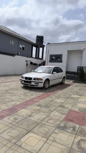BMW 318i 2000 White