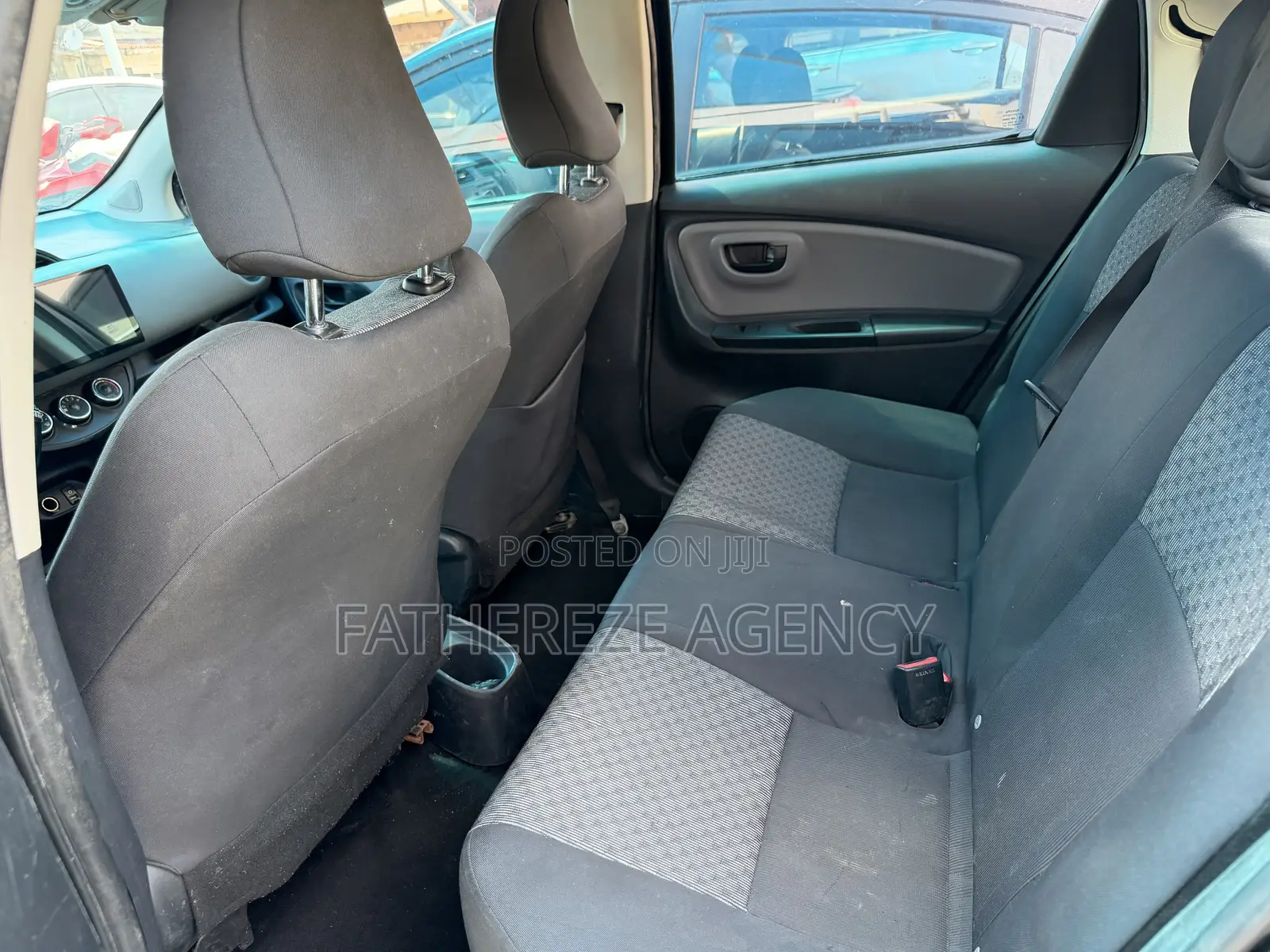 Toyota Yaris L Hatchback 5dr 2016 Black