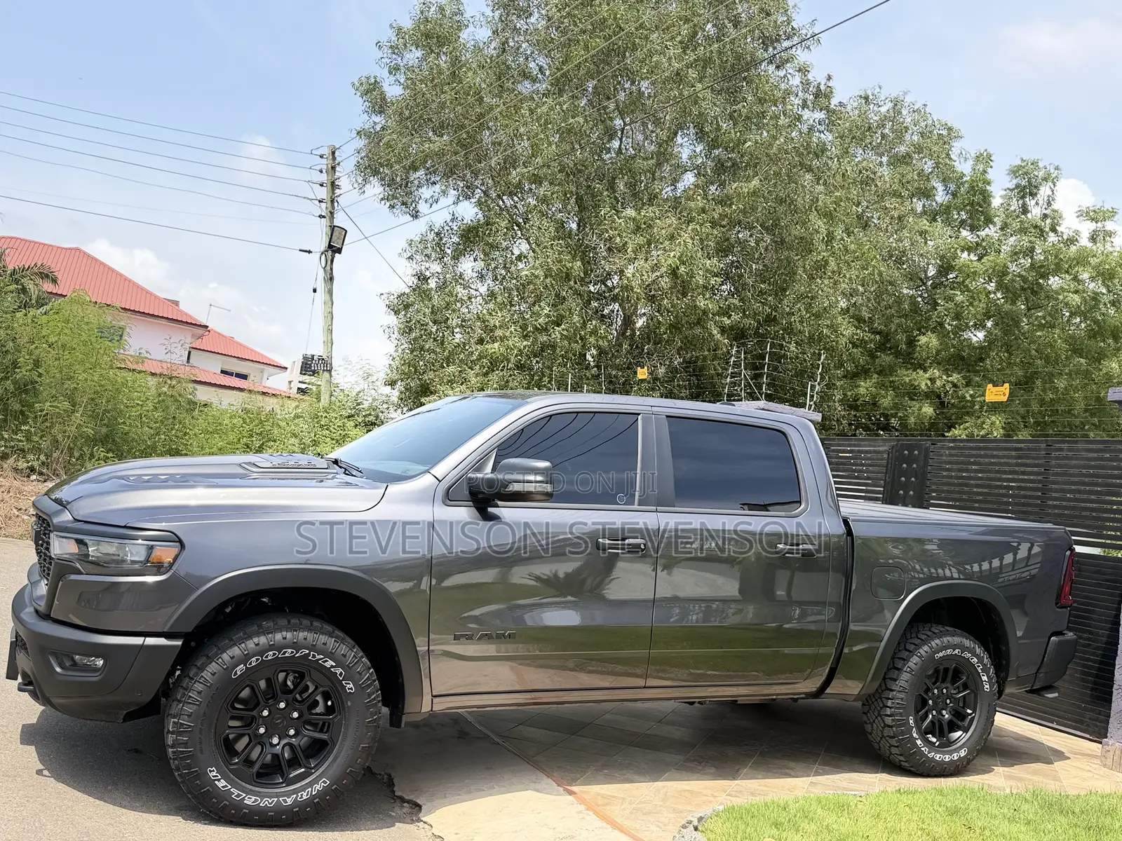 RAM 1500 Classic SLT Fleet Crew Cab 6.3 ft SB 2024 Gray