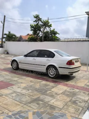 BMW 318i 2000 White
