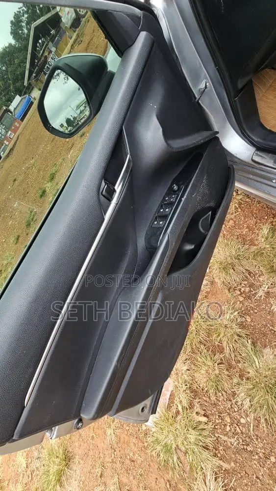 Toyota Camry SE 2021 Gray