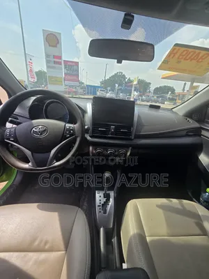 Toyota Yaris 2014 Green