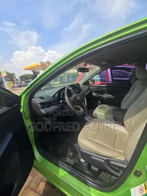 Toyota Yaris 2014 Green