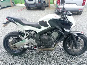 Honda CB 2018 White