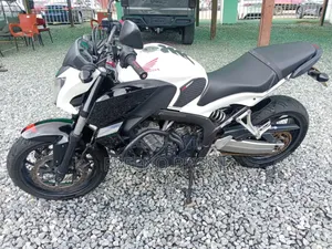 Honda CB 2018 White
