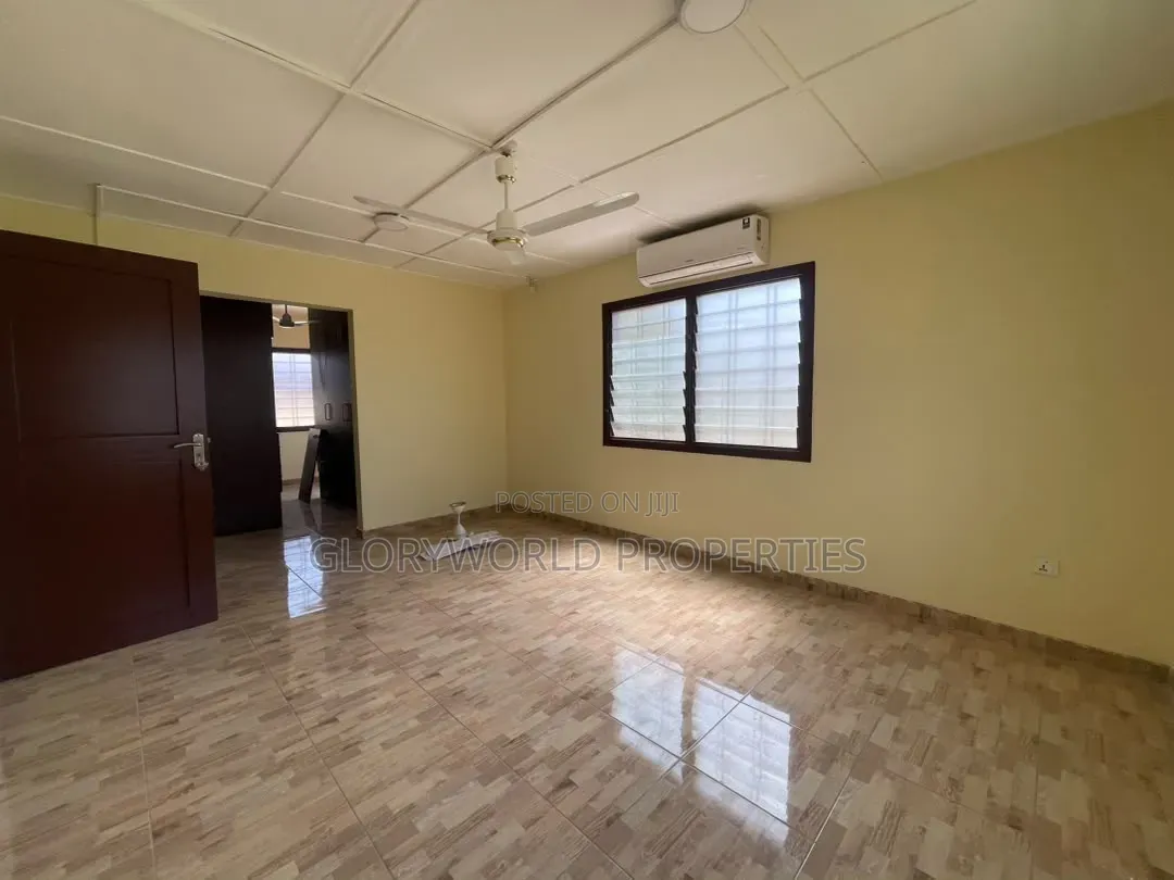 2bdrm House in Sakumono for rent