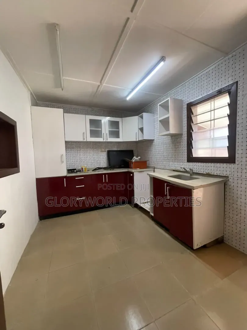 2bdrm House in Sakumono for rent
