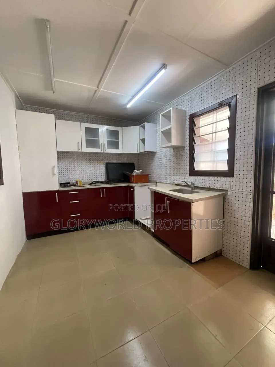 2bdrm House in Sakumono for rent