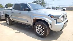 Toyota Tacoma SR5 Double Cab 5' Bed AT 2024 Gray
