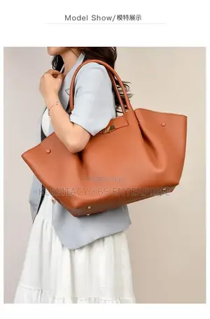 British New Suede Versatile Large Capacity Ladies Handbag