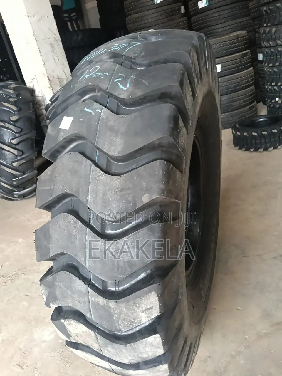 TIRES -315, 13r, 385, 285 All Truck Tires. Tippers-Trailers-Tractor