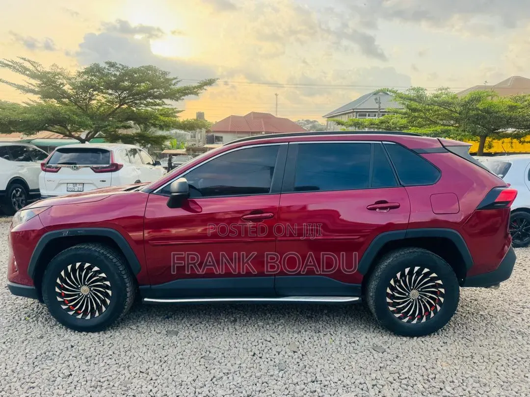 Toyota RAV4 2021 Red