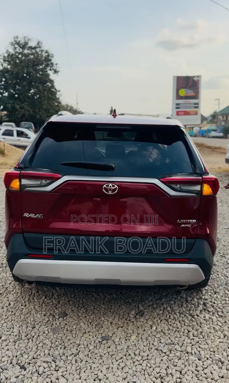 Toyota RAV4 2021 Red