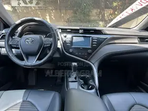 Toyota Camry SE FWD 2020 Red