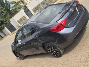 Toyota Corolla SE (1.8L 4cyl 2A) 2018 Gray