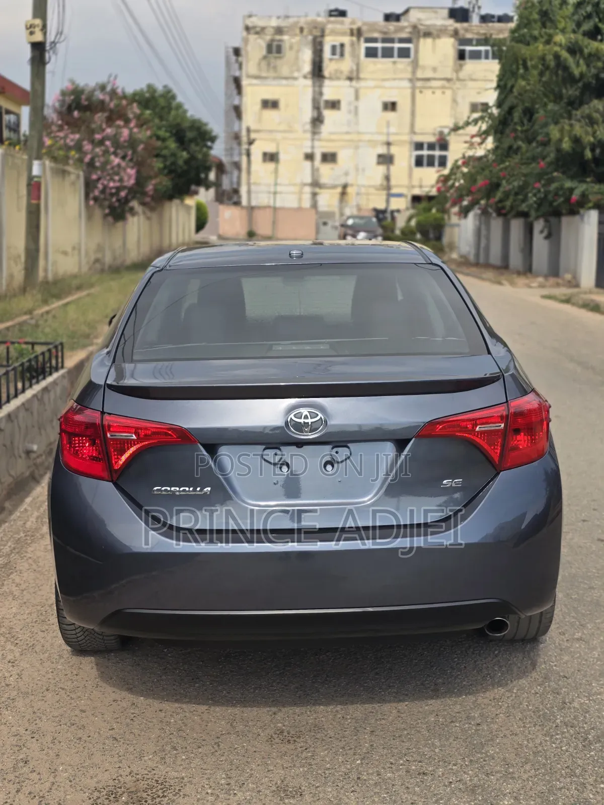 Toyota Corolla SE (1.8L 4cyl 2A) 2018 Gray