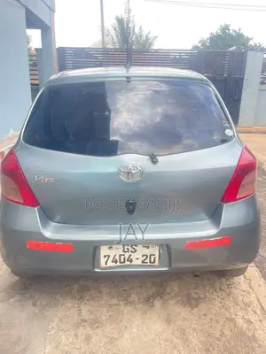 Toyota Vitz 2010 Blue