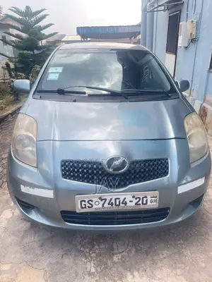 Toyota Vitz 2010 Blue