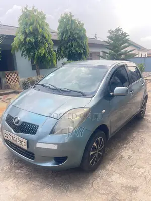 Toyota Vitz 2010 Blue