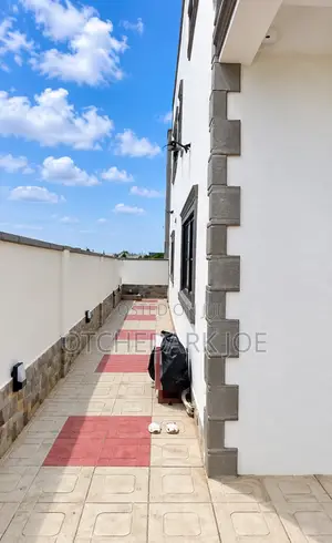 4 Bedroom House -Tema Comm 25