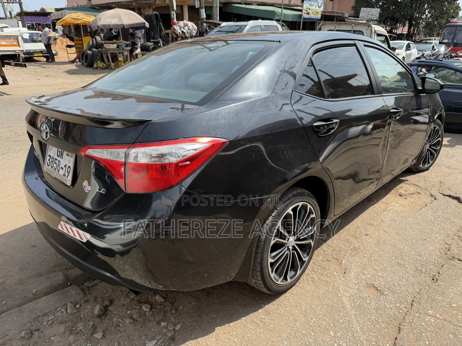 Toyota Corolla LE ECO Premium (1.8L 4cyl CVT) 2016 Black