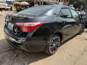 Toyota Corolla LE ECO Premium (1.8L 4cyl CVT) 2016 Black