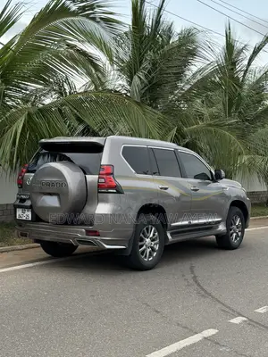 Toyota Land Cruiser Prado 2010 Brown