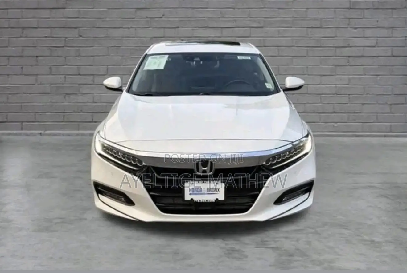 Honda Accord Sport (2.0L 4cyl Turbo 10A) 2019 White
