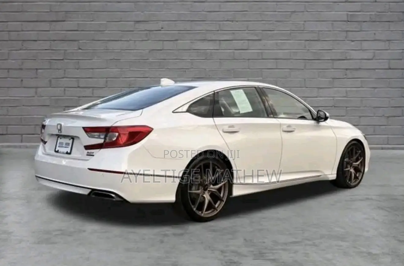 Honda Accord Sport (2.0L 4cyl Turbo 10A) 2019 White