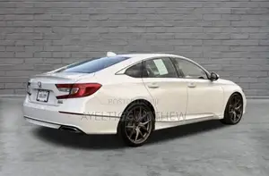 Honda Accord Sport (2.0L 4cyl Turbo 10A) 2019 White