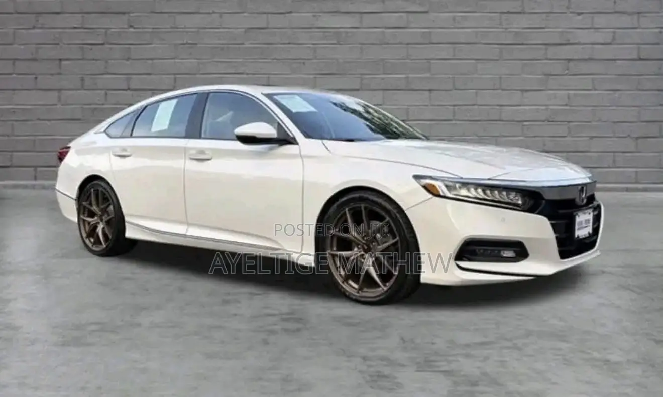Honda Accord Sport (2.0L 4cyl Turbo 10A) 2019 White