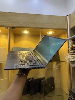 New Laptop Dell Latitude 13 7370 8GB Intel Core M SSD 256GB