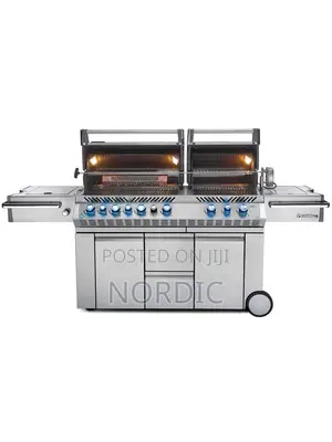 Napoleon Prestige Pro 825 Stainless Steel 10-Burner Gas BBQ