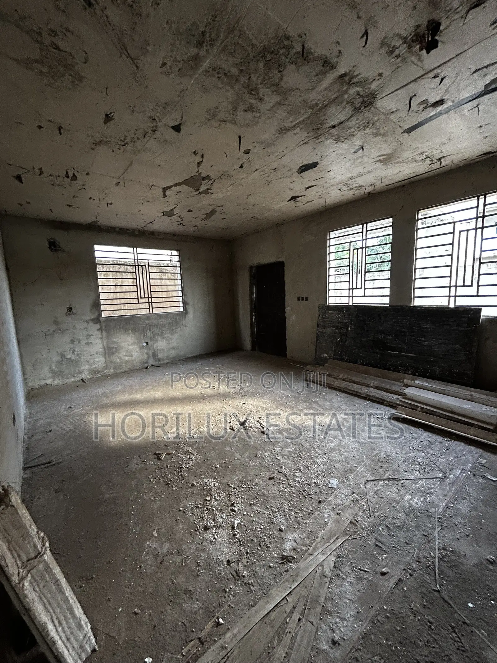 6bdrm House in Kwabenya Acp Frank for sale