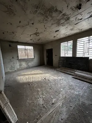 6bdrm House in Kwabenya Acp Frank for sale