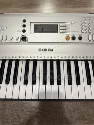 Yamaha PSR-E313 Keyboard